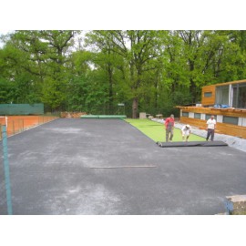 Výstavba tenisového kurtu s umělým povrchem