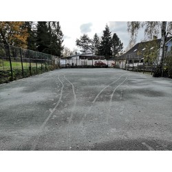 Rekonstrukce antukového kurtu na kurt s umělým povrchem