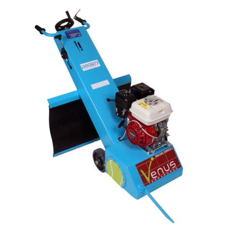 Venus benzínový stroj na regeneraci antukových kurtů